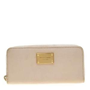 Pre Owned Michael Kors Off White Leather Jet Set Continental Wallet