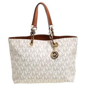 مملوكة مسبقًا MICHAEL Michael Kors White Signature Coated Canvas Cynthia Shopper Tote