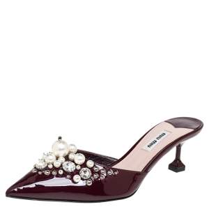 Miu Miu Burgundy Patent Leather Pearl Embellished Pointed Toe Mule Sandals Size 37.5