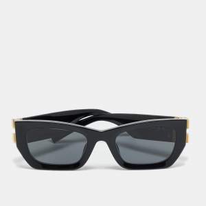 مملوكة مسبقًا Miu Miu Black SMU 09W Frame Cat Eye Sunglasses