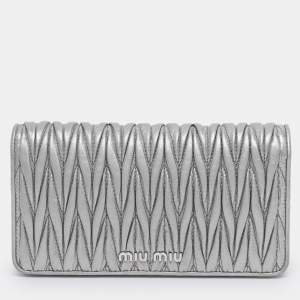 Pre Owned Miu Miu Silver Matelasse Leather Wallet on Chain