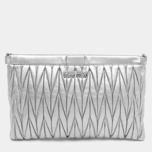 Pre Owned Miu Miu Metallic Silver Matelasse Leather Clutch