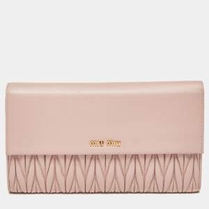 Pre Owned Miu Miu Light Pink Matelassé Leather Flap Clutch