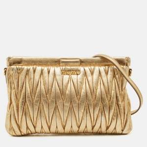 مملوكة مسبقًا Miu Miu Gold Matelasse Leather Frame Strap Clutch