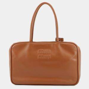 مملوكة مسبقًا حقيبة بو ميو ميو جلد كونياك حجم كبير