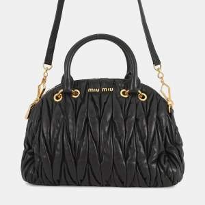 Pre Owned Miumiu Matelasse 2-Way Handbag Black Leather