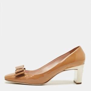 مملوكة مسبقًا Miu Miu Bow Size 40 Brown Patent Leather Block Heel Pumps