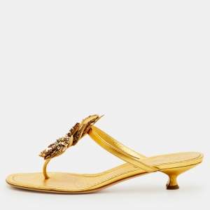 مملوكة مسبقًا Miu Miu Size 40 Gold Leather Embellished Thong Sandals