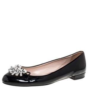 Pre Owned حذاء باليه فلات ميو ميو مزين كريستال جلد لامع أسود مقاس 38.5