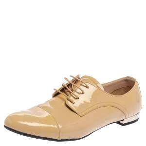 Pre Owned حذاء ديربى ميو ميو أربطة جلد لامع بيج مقاس 37