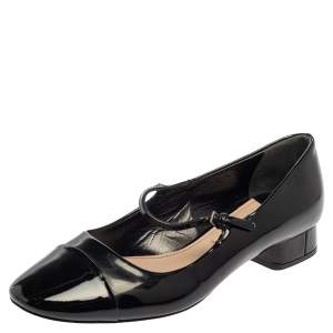 Pre Owned حذاء باليرينا فلات ميو ميو ماري جين جلد أسود لامع مقاس 35.5