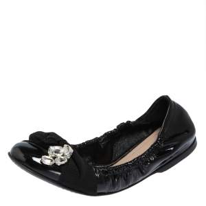 Pre Owned حذاء باليرينا فلات ميو ميو مجعد مزخرف كريستال جلد لامع أسود مقاس 37.5