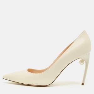 مملوكة مسبقًا Nicholas Kirkwood Size 41 Cream Leather Pearl Embellished Pointed Toe Pumps
