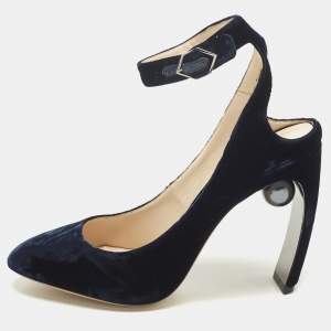مملوكة مسبقًا Nicholas Kirkwood lola Size 40.5 Navy Blue Velvet Pumps
