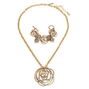 Pre Owned Oscar de la Renta Flower Motif Gold Tone Bracelet & Pendant Necklace Set