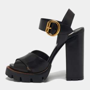 مملوكة مسبقًا صندل كعب عريض بسير للكاحل جلد أسود برادا مقاس 38.5