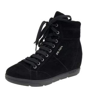 مملوكة مسبقًا Prada Sport Black Suede Wedge Sneakers Size 35.5