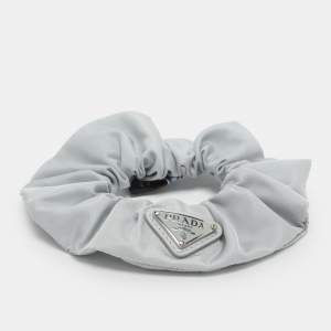 مملوكة مسبقًا Prada Grey Re-Nylon Hairband