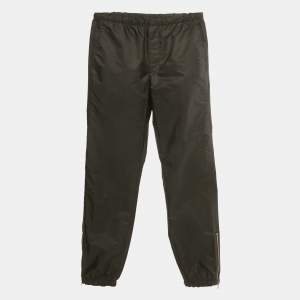 مملوكة مسبقًا بنطلون رياضي برادا نايلون أسود بشعار مثلث مقاس صغير - سمول