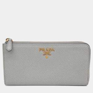 Pre Owned Prada Green Leather long wallet