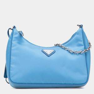 مملوكة مسبقًا Prada Triangle Logo Plate Re-Edition 2005 Handbag Light Blue Nylon