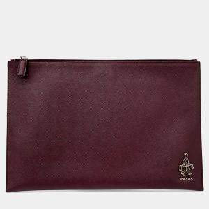 مملوكة مسبقًا Prada Burgundy Leather Saffiano Clutch