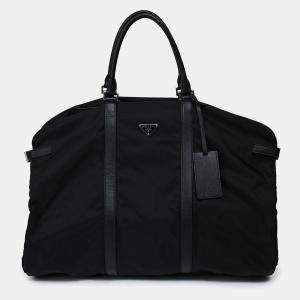 Pre Owned حقيبة ملابس برادا نايلون مطلية بالمينا مثلثية الشكل