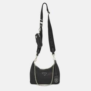 مملوكة مسبقًا Prada Re-Edition 2005 Black Nylon Shoulder Bag