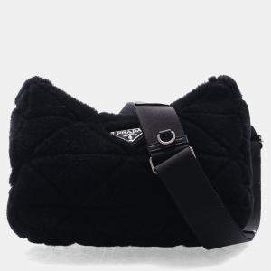 مملوكة مسبقًا Prada Small Black Shearling Re-Edition 2005 Shoulder Bag