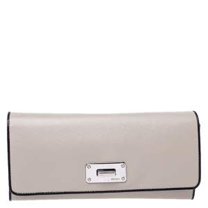 Pre Owned Prada Light Grey Vitello Grain Leather Flap Continental Wallet