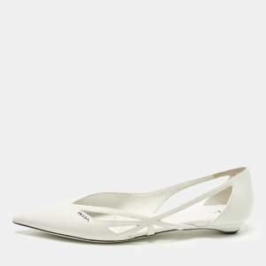 Pre Owned حذاء باليرينا فلات برادا جلد أبيض بتصميم مفرغ مقدمة مدببة مقاس 40