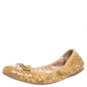 Pre Owned Prada Beige Laser Cut Patent Leather Bow Detail Scrunch Ballet Flats Size 38.5