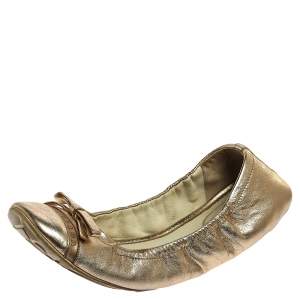 مملوكة مسبقًا Prada Sports Metallic Gold Leather Bow Logo Scrunch Ballet Flats Size 37