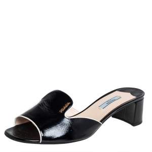 مملوكة مسبقًا Prada Black Patent Saffiano Leather Block Heel Slide Sandals Size 39.5