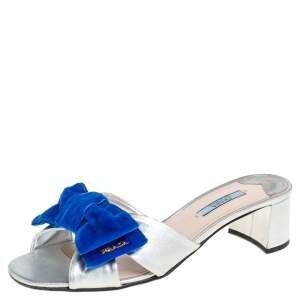 Pre Owned Prada Silver Leather And Blue Velvet Bow Slide Sandals Size 38.5 