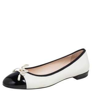مملوكة مسبقًا Prada Black/ White Patent And Leather Bow Cap Toe Ballet Flats Size 38