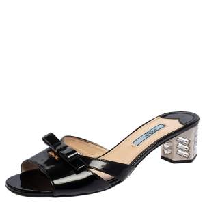 مملوكة مسبقًا Prada Black Patent Leather Bow Slide Sandals Size 37.5