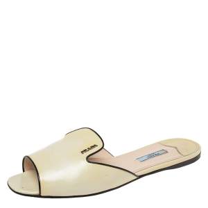 Pre Owned Prada Cream Patent Leather Flat Sandals Size 40.5
