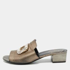 مملوكة مسبقًا Roger Vivier Size 41 Metallic Bronze Leather Crystal Embellished Slide Sandals