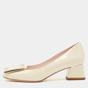 مملوكة مسبقًا Roger Vivier Trompette Size 35.5 Cream Patent Leather Block Heel Pumps