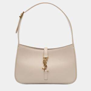 مملو�كة مسبقًا Saint Laurent Paris White Smooth Leather Le 5 a 7 Hobo