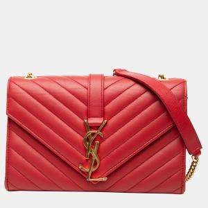 مملوكة مسبقًا Saint Laurent Paris Red Small Chevron Calfskin Monogram Envelope Bag