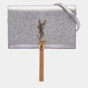مملوكة مسبقًا Saint Laurent Paris Silver Metallic Calfskin Monogram Kate Tassel Wallet on Chain