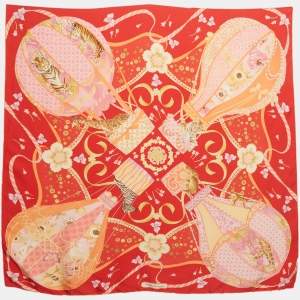 مملوكة مسبقًا وشاح سلفاتوري فيراغامو حرير مربع مطبوع أحمر