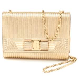 Pre Owned Salvatore Ferragamo Metallic Gold Leather Vara Bow Chain Clutch