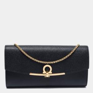 Pre Owned Salvatore Ferragamo Black Leather Gancio Clasp Chain Clutch