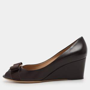 Salvatore Ferragamo Brown Leather Vara Bow Wedge Pumps Size 38