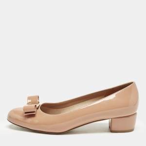 Salvatore Ferragamo Beige Patent Leather Vara Bow Pumps Size 37.5