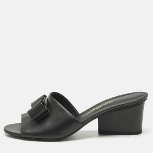 Pre Owned Salvatore Ferragamo Black Leather Valery Slide Sandals Size 40
