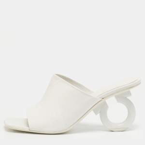 مملوكة مسبقًا صندل سالفاتوري فيراغامو أسترو جلد أبيض مقاس 39